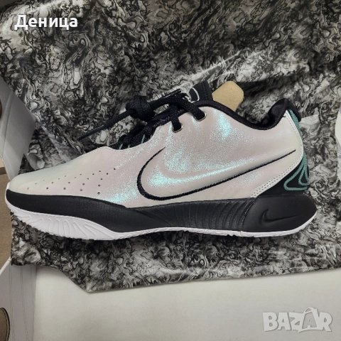 Нови оригинални мъжки маратонки Nike .Номер 42 .Цена 220лв