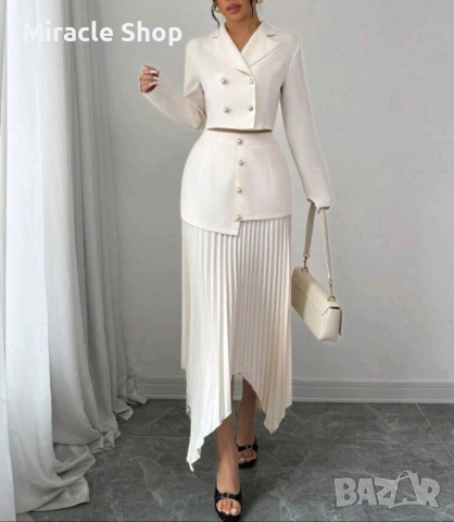 Комплект от сако и пола 