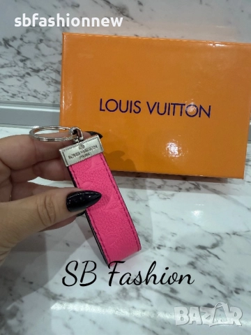 Розов ключодържател Louis Vuitton, снимка 4 - Други - 52819439