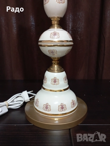 Голяма старинна порцеланова лампа с красив абажур, снимка 2 - Настолни лампи - 51959873