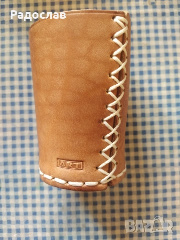 кожена чаша за зарове ART