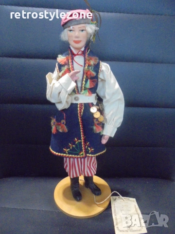 № 8510   Стара колекционерска кукла MILENIUM