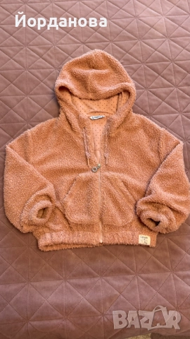 Дрехи момиче Mayoral/МАйорал размер 104 и 110 двулицев елек, суитшърт, дънки, снимка 6 - Детски якета и елеци - 51920252