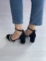 Елегантност с блясък: Изчистени дамски затворени сандали с ток и бляскав акцент, снимка 1 - Сандали - 45217563