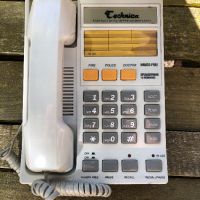 Стар стационарен телефон, снимка 1 - Антикварни и старинни предмети - 45242200