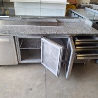 Хладилна Пица маса с гранитен плот и салат бар, снимка 6 - Обзавеждане на кухня - 45109444