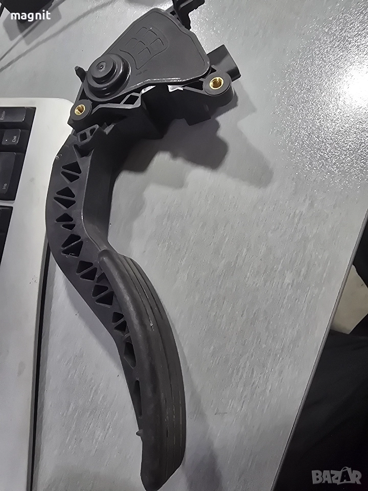 180020024 Педал газ за Renault Scenic III , снимка 1