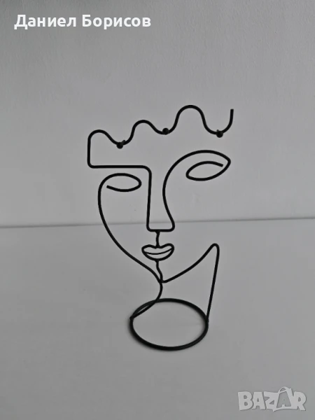 Модерна поставка за бижута в минималистичен стил - метална фигура, снимка 1