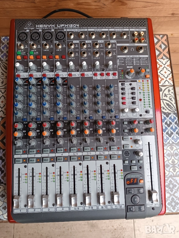 Смесителен  пулт Behringer UFX 1204 USB, снимка 1