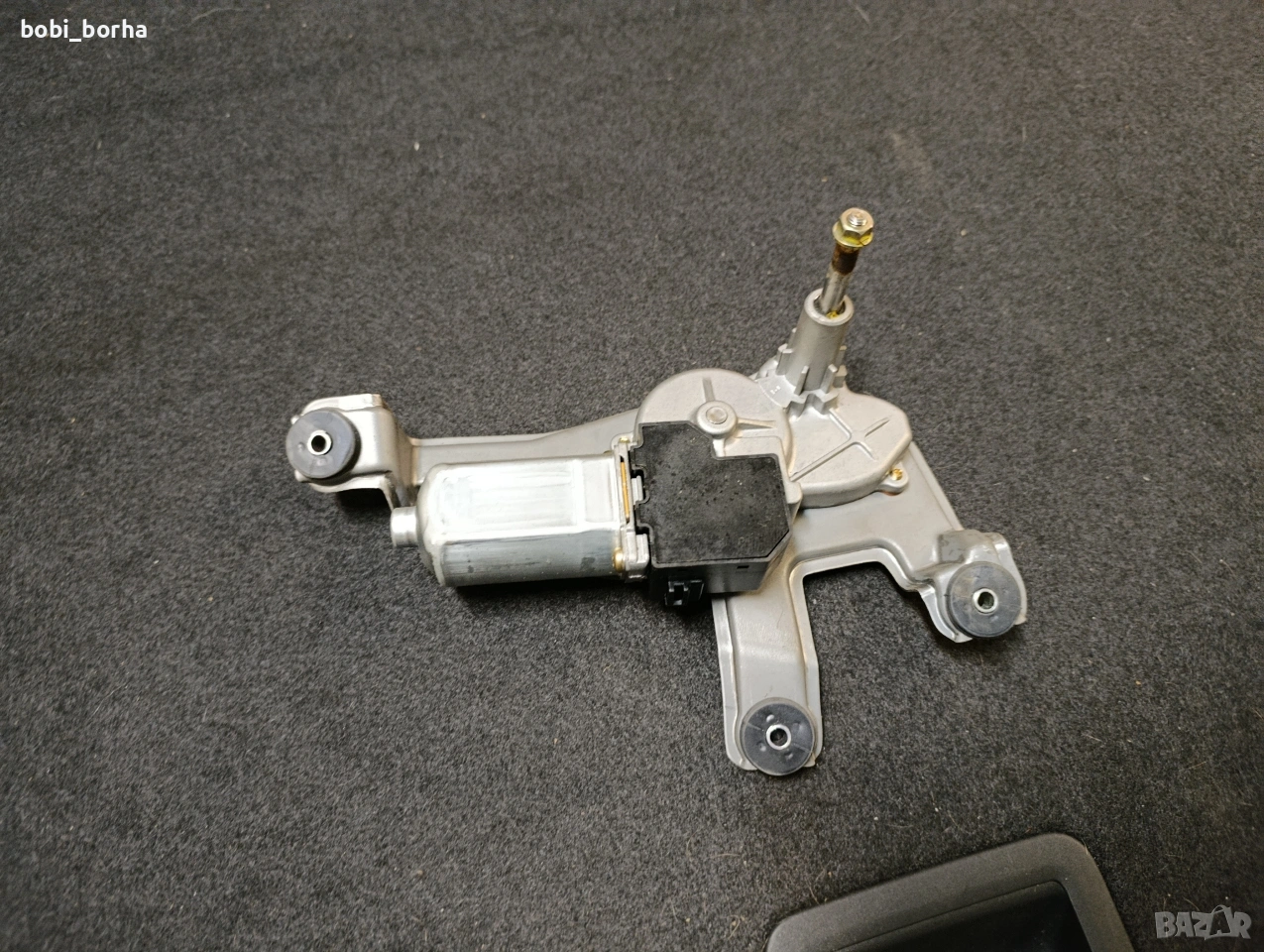 Продавам машинка за чистачки Тойота Корола Версо , снимка 1