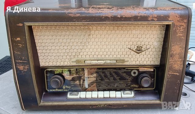 Старинно радио Carmen 56, снимка 1 - Антикварни и старинни предмети - 46421450