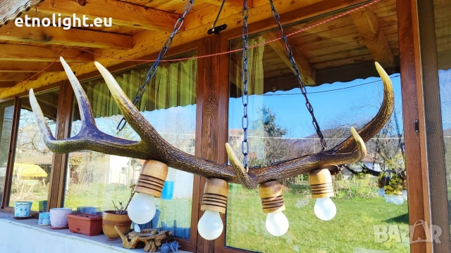 Ръчно изработен полилей,лампа,осветление от масивен рог с дървени чашки