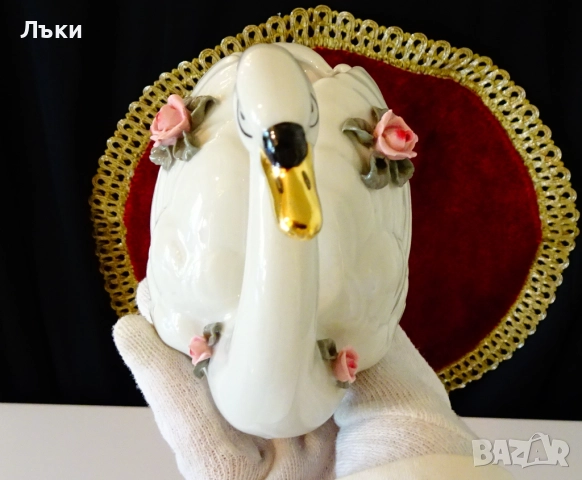 Фигура,ваза Лебед дрезденски порцелан,рози. , снимка 12 - Статуетки - 52171477