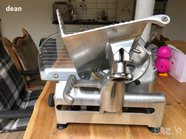 Професионална резачка за месо/колбаси Graef, снимка 4 - Обзавеждане на кухня - 53144910