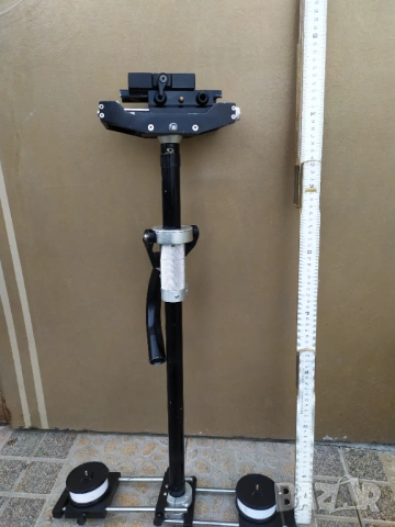 Стабилизатор за видеокамера , снимка 2 - Чанти, стативи, аксесоари - 53608426