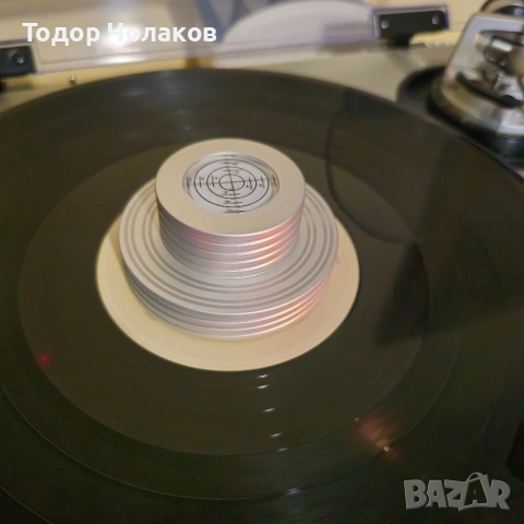 Клампа Record Aluminum Stabilizer with Bubble Level Silver Cтабилизатор, снимка 6 - Грамофони - 53393570
