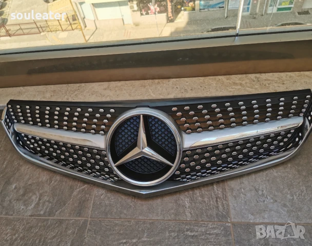 Решетка/маска с емблема тип Diamond за Mercedes W207 2009/2012