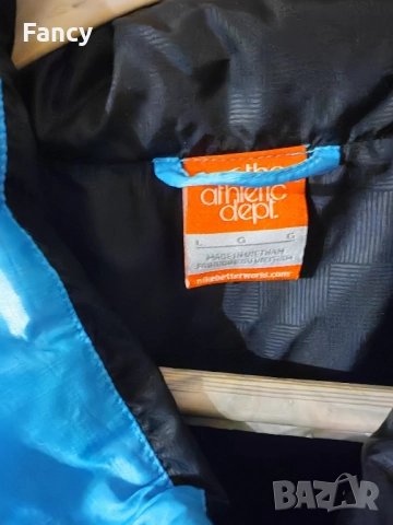 Оригинален елек Nike гъши пух , снимка 5 - Спортни дрехи, екипи - 52207443