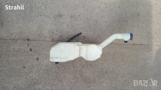 Оригинален резервоар за чистачка на предното стъкло от Fiat 500 51787578, снимка 2 - Части - 52881813