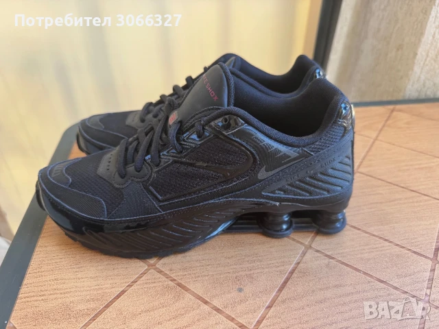 Сникърси NIKE SHOX, снимка 2 - Маратонки - 50798027