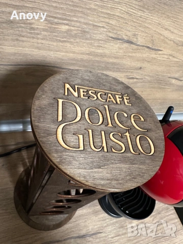 Кафе машина Dolce Gusto Piccolo XS + стойка – 50€, снимка 2 - Други - 54020811
