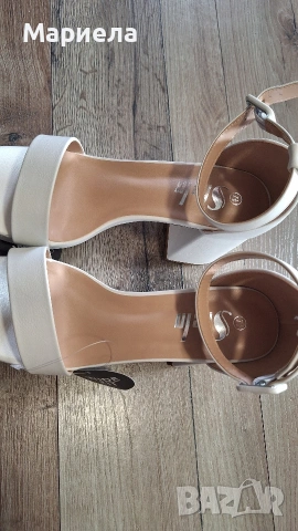 Бели обувки на висок ток , снимка 3 - Дамски обувки на ток - 53902623