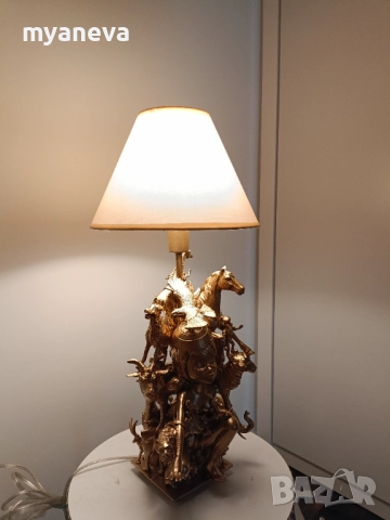 Авторска лампа ​"Единство" , символ на хармонията между човека и животните. , снимка 12 - Настолни лампи - 51726154