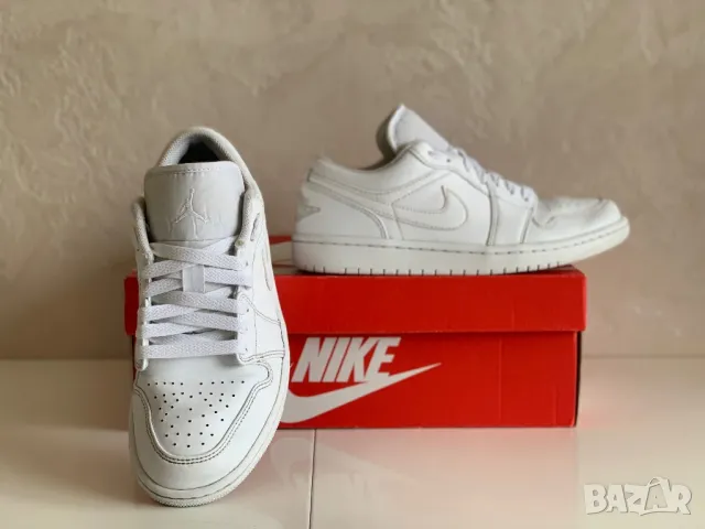 Оригинални обувки Air Jordan 1 Low White | 40 номер, снимка 4 - Дамски ежедневни обувки - 47090161