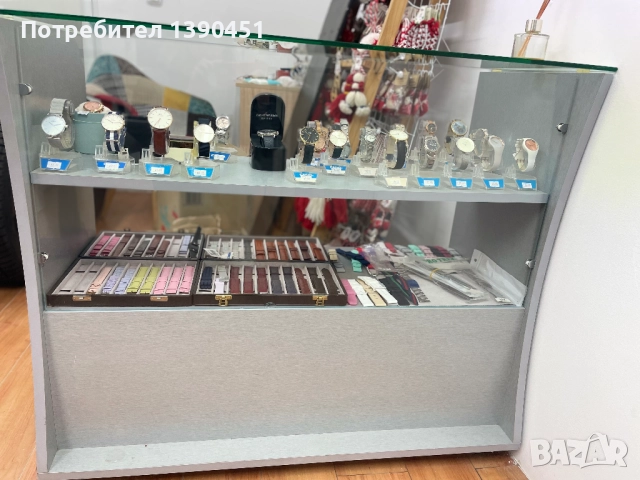 Стъклени витрини за часовници и бижута и въртяща се витрина, снимка 7 - Стелажи и щандове - 52296411