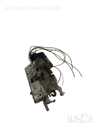 Заключващ механизъм за предна дясна врата за Mercedes Sprinter (1995-2006) 9017200635