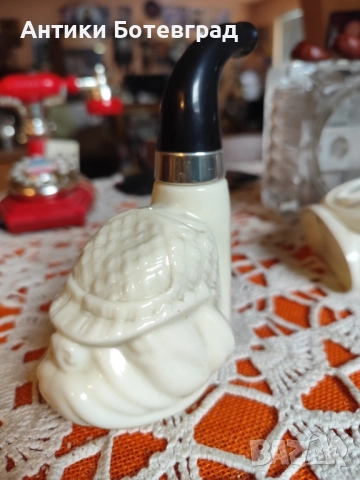 Порцеланово старо шише от парфюм 