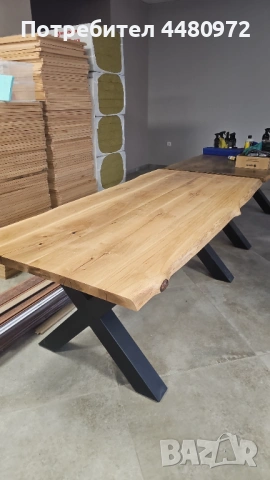 Продавам 2 дъбови маси 