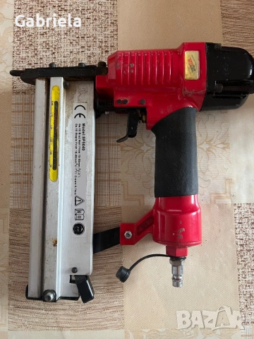 Пневматичен такер Raider