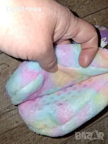 Намалена цена 12лв  н.26/28 Gabby's Dollhouse Домашни пантофи, снимка 5 - Детски пантофи - 49718351