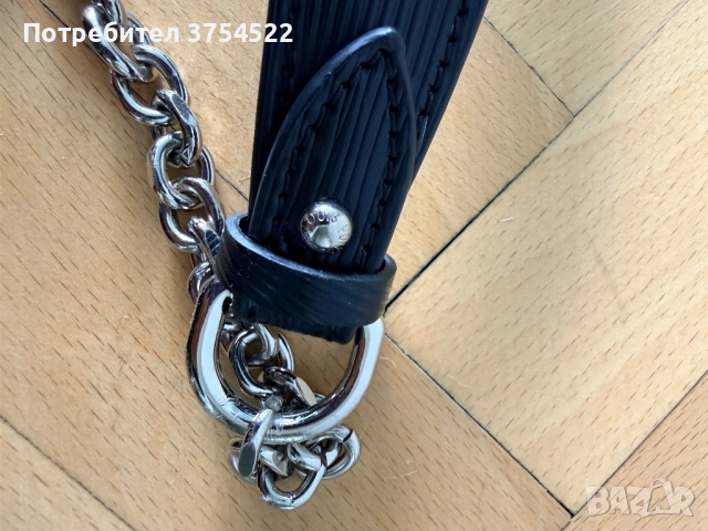 Чанта Louis Vuitton от черна епи кожа завъртане Twist MM, снимка 13 - Чанти - 54251036