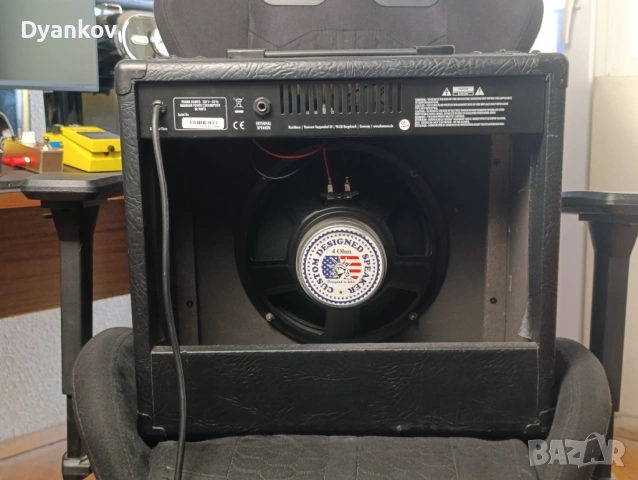 Harley Benton HB 40R Усилвател / Кубе за китара, снимка 2 - Китари - 54260127