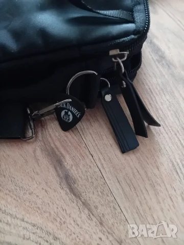 Малка черна чантичка от Jack Daniels, снимка 2 - Чанти - 50730994