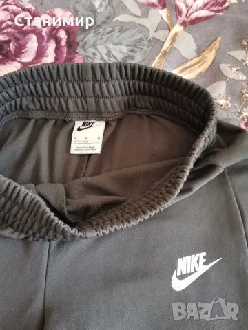 Долнище Nike.Размер М. 137-147., снимка 3 - Детски анцузи и суичери - 52545537