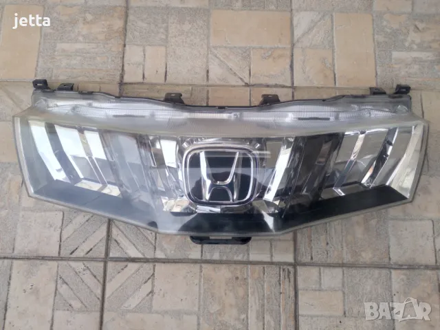 Предна маска за Хонда Сивик 8 Honda Civic, снимка 1 - Части - 49480742