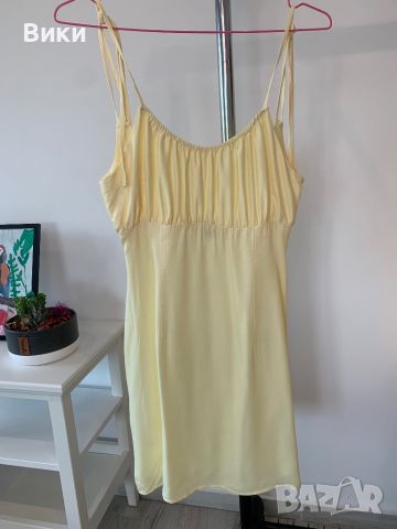 Жълта сатенена рокля, снимка 8 - Рокли - 46438584