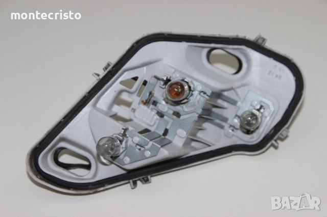 Дясна платка стоп Opel Meriva B (2010-2014г.) десен ламподържач Опел Мерива Б / 21632201