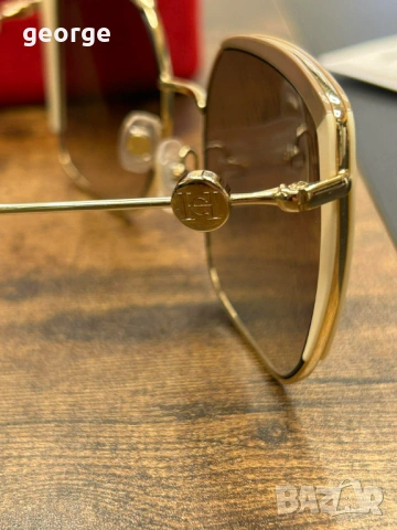 Слънчеви очила Carolina Herrera Her 0111S с гаранция, снимка 10 - Слънчеви и диоптрични очила - 53355558