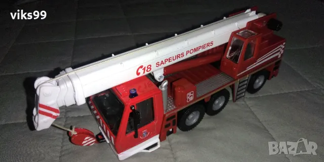 Bburago - EMERGENCY CRANE FIRE BRIGADE 1:50, снимка 2 - Колекции - 47913516