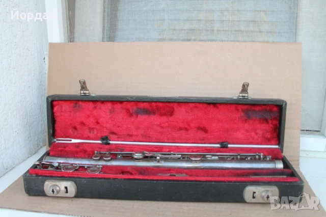 Английска посребрена флейта ''Boosey & Hawkes London''