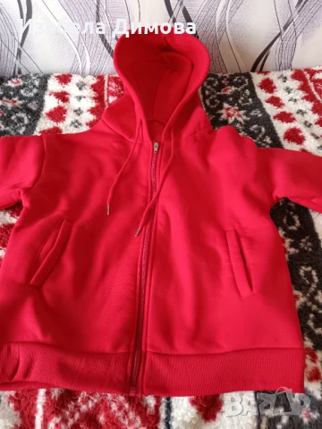  Червен суитчер