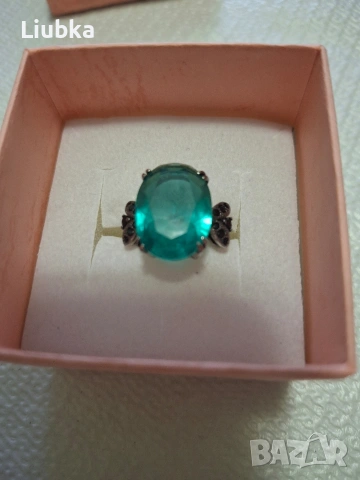 красив сребърен пръстен с голям зелен камък, снимка 6 - Пръстени - 54086471