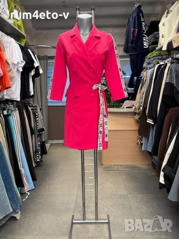 Рокля , става и за тренчкот 