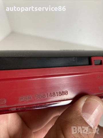 Трета стоп светлина за Peugeot 308 2.0 HDI (2009) 9681481880, снимка 2 - Части - 53634374