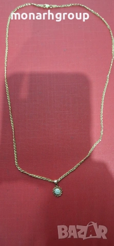 Златна верижка с висулка