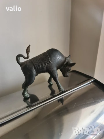 Стара бронзова скулптура статуетка бик, снимка 2 - Антикварни и старинни предмети - 50761969
